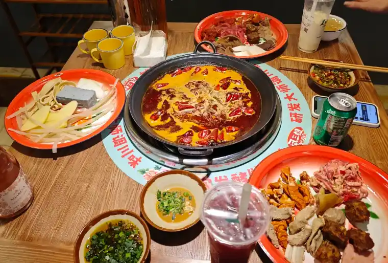 凤三姐牛杂火锅：品牌资讯与市场分析
