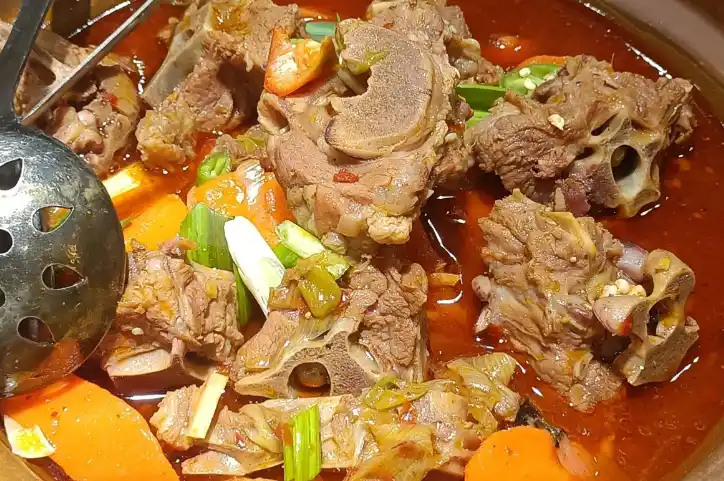 一点利羊蝎子火锅：以鲜骨厚肉立味，凭实惠本心圈粉
